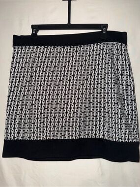 Apostrophe Black and White Geometric Mini Skirt